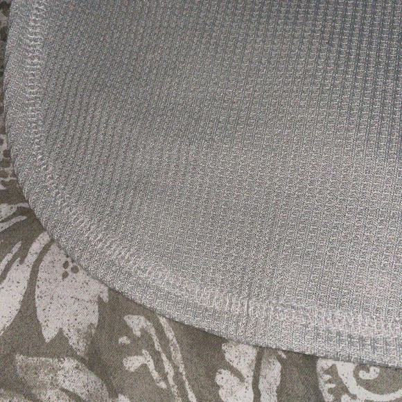 GRAY TOP♥️Size small - Picture 5 of 5